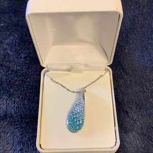 Artistique necklace made with Swarovski crystals